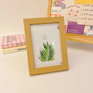 กรอบรูปไม้เนื้อแข็ง กรอบรูป ขาตั้ง แต่งบ้าน สไตล์นอร์ดิก สําหรับตกแต่งผนังบ้าน DIY  ขอบสีเหลือง ขนาด 4*6 นิ้ว